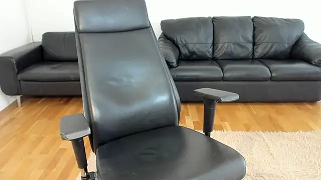 HornyNalia webcam