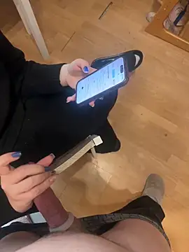 Teeny-Slut18 webcam