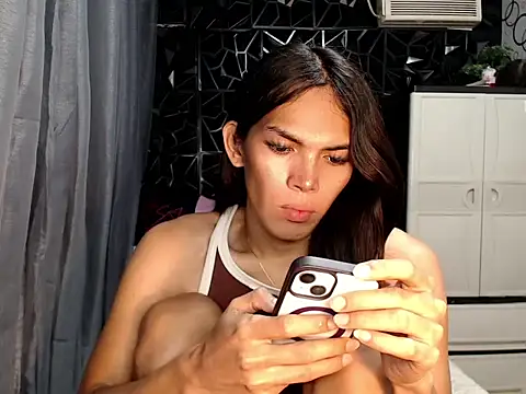 GORGEOUS_CARMEE webcam