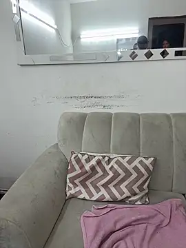 Emi_rousse webcam