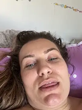 SweetCurvess webcam