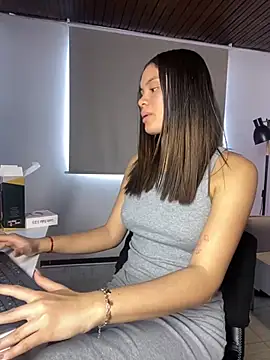 AuroraMoore_Pink webcam