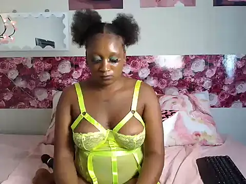 EnchantingLisa webcam