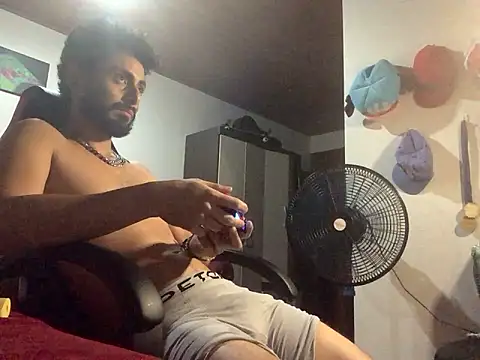 Nooneisthis webcam