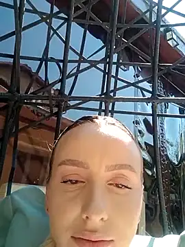 AlexisWhit webcam