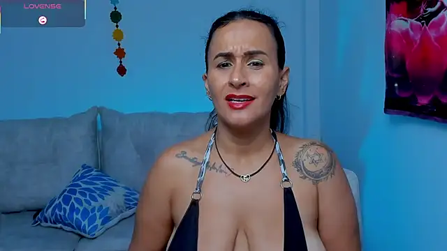 Sara_Charmy webcam