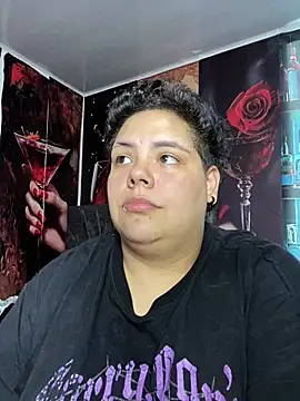 Hailey_Curvy webcam