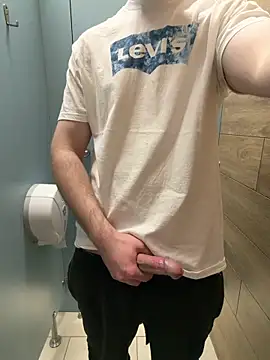 Tylerr2303 webcam