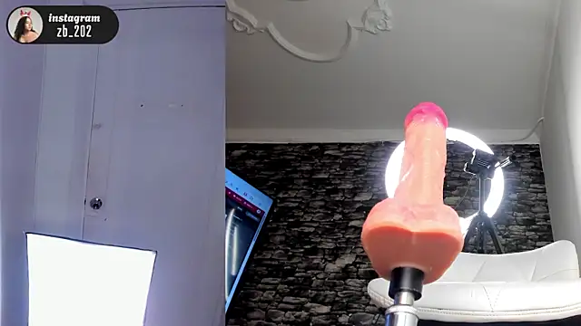 zoe_backer webcam