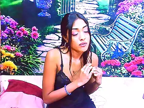 IndianPretty14u2Luv webcam