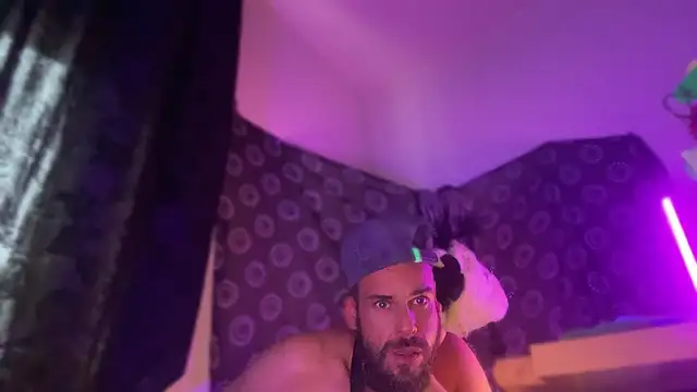 Guyst049 webcam