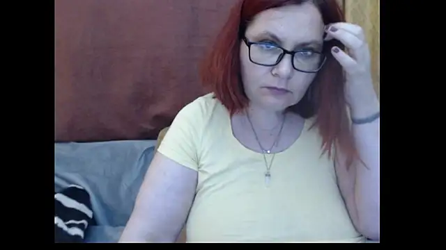 PlayfullMature webcam