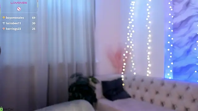 Aria_Mila webcam