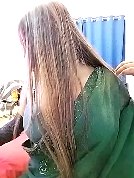 LoveLy-Soneya webcam