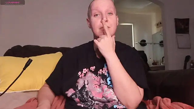 BellaBlueBBW webcam