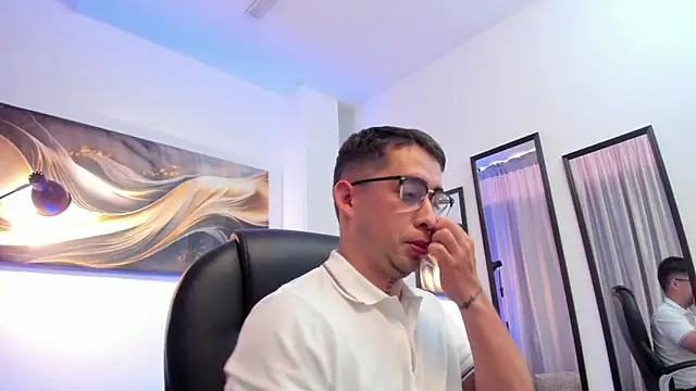 Tommas_Jhonson webcam