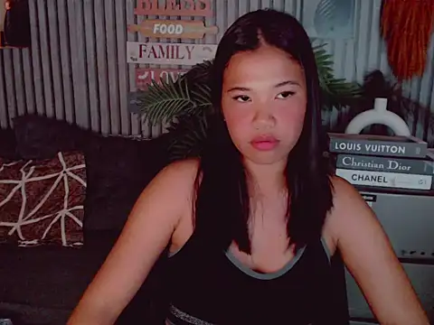 Urasian_Pinay_Gurl webcam