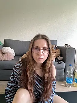 SweetLuna96 webcam