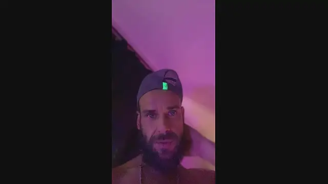 Guyst049 webcam