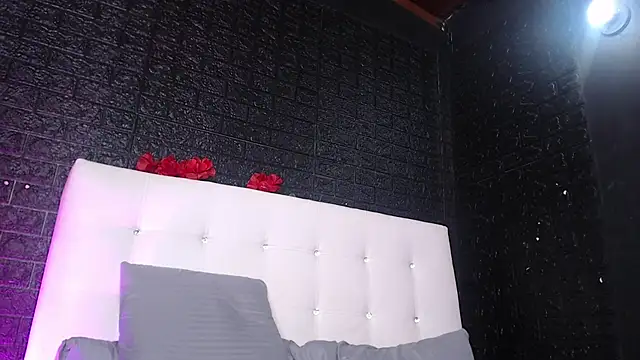 Sweet-Monica webcam