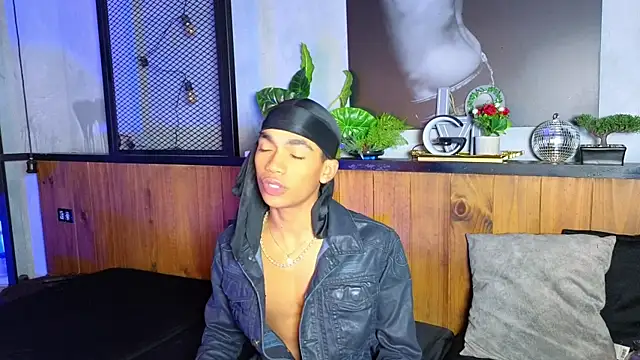 AlanCutee webcam