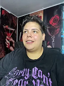 Hailey_Curvy webcam