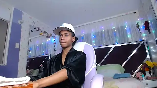 Santy_bigcock_01 live sex cam
