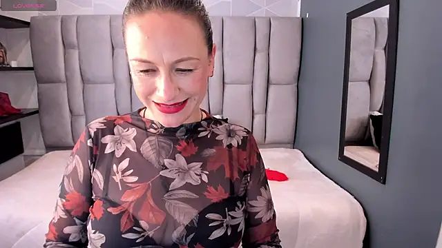 Charlot_milf webcam