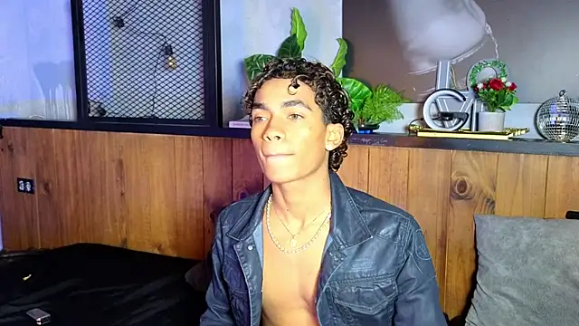 AlanCutee webcam