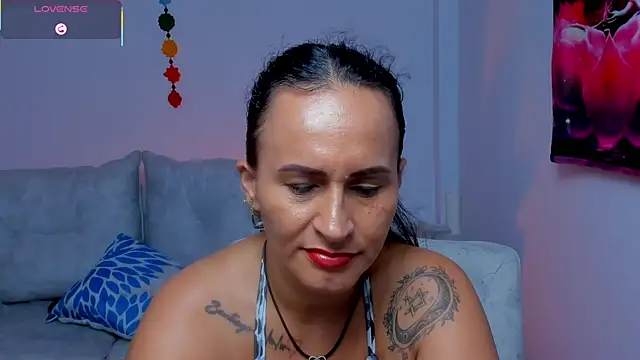 Sara_Charmy webcam