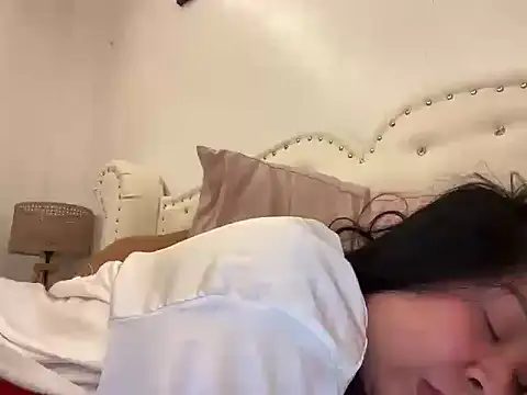 NaughtySCARLETSIN webcam