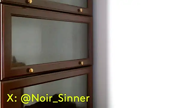 sinnernoir - Sinnernoir's free webcam - UK Sex Cams