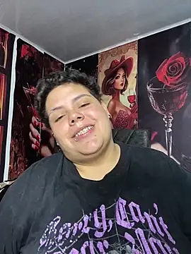 Hailey_Curvy webcam