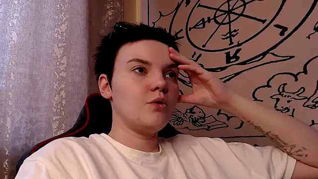 KrisNeal webcam