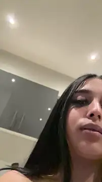 LilMisIndianx webcam