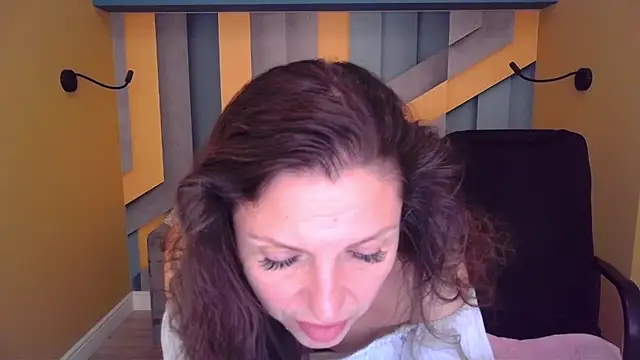 EllaLong webcam