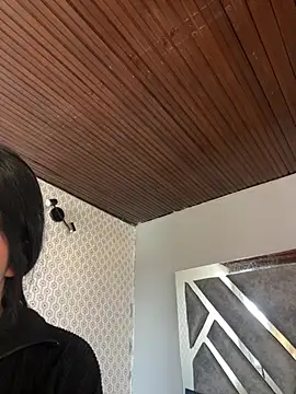 LunaMoore_Pink webcam