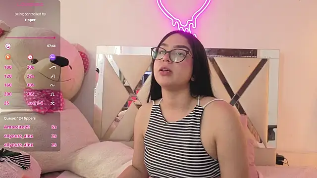 MILAH_TAY webcam