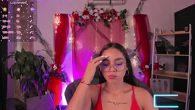 CarolineFyre webcam