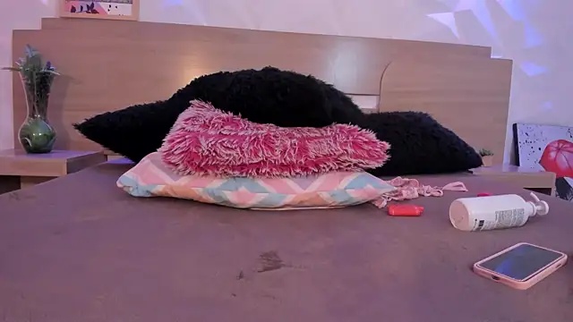 KittyVelve webcam