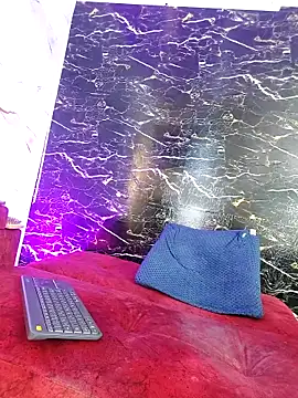 crislingery_dolli webcam