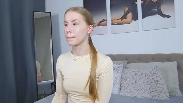 VioletiSwone webcam