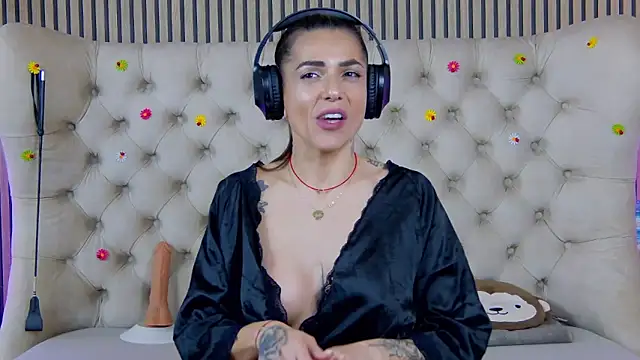 PlayfulShow webcam