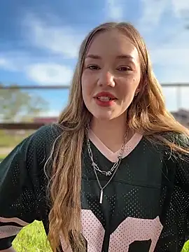 milamoone (F young) - 🥵Fuck my WET PUSSY 2 fingers WOW!🔥