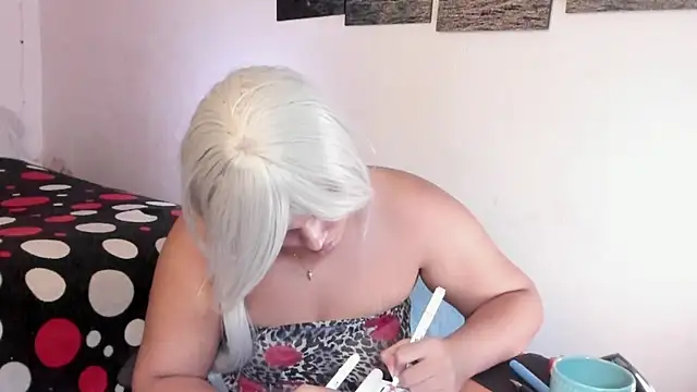 chloe_kisses webcam