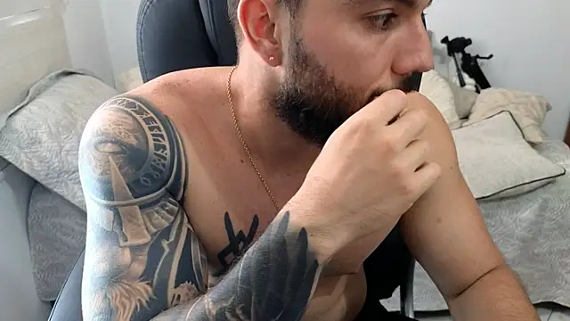 Isaac_Carter webcam