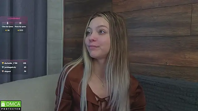 EmilieLong webcam