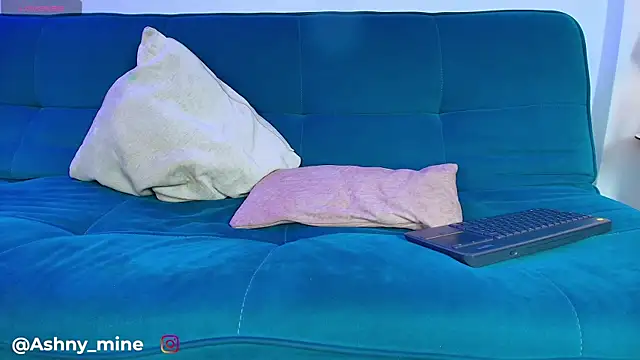 Ashnikko___ webcam