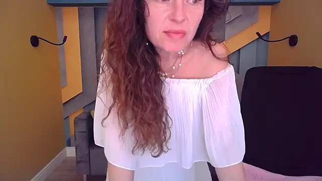 EllaLong webcam