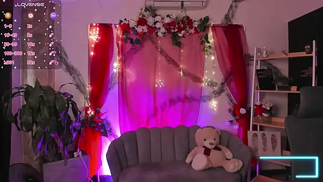 CarolineFyre webcam